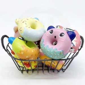 ของเล่นบีบลดความเครียดรูปโดนัทโฟม PU คาวาอี้ แบบขายส่ง ขนาด 65 มม./70 มม. บรรจุในแคปซูลบอล สำหรับเด็ก - Product Image 4
