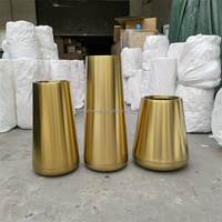 Vases et pots de fleurs en acier inoxydable de luxe en gros - Design moderne doré pour la décoration de la maison et du jardin