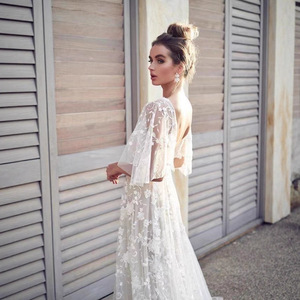 Vestido de noche blanco con cuello en V, cintura imperio, sin espalda y de encaje para bodas, banquetes, eventos y presentaciones. - Product Image 2