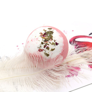 Venta al por mayor de aceite esencial de rosa, flor de sal explosiva, artículos de spa, bombas de baño de bolas personalizadas, sales de spa, bombas de baño para mujer - Product Image 1