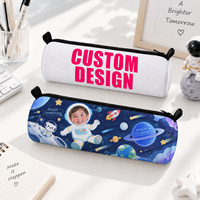 Étui à crayons cylindrique promotionnel personnalisé, sac de papeterie à fermeture éclair, articles promotionnels d'anime, fabricant d'impression par sublimation