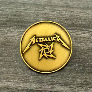 Al por mayor: Pin de solapa metálico vintage de la banda METAL LICA, insignia de colección de recuerdos, pin de merchandising musical metálico para mochilas y bolsos - Product Image 2