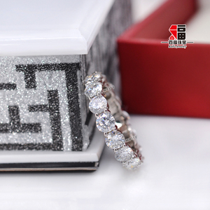 Anello Eternity Baifu Jewelry Classico a Cerchio Completo in Oro 14K con 4 Griffe e Moissanite da 4.0mm - Product Image 2