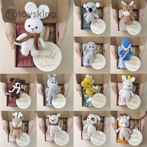 <span class=keywords><strong>Hello</strong></span> World recién nacido Baby Shower juego de regalo hecho a mano hilo ganchillo conejo animales muñeca muselina bambú toalla cepillo chupete baño ficticio - Product Image 1