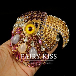 El Broche de Zhonggu Heavy Industry, Adornado con Diamantes de Colores, Presenta un Diseño Dinámico, Grandioso y Lujoso - Product Image 3