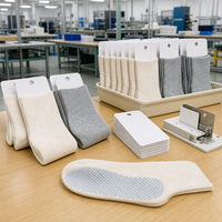 Chaussettes de sport d'intérieur antidérapantes personnalisées avec logo, chaussettes de Pilates à grip, revers à volants, couverture complète de la semelle, chaussettes mi-mollet OEM ODM en gros