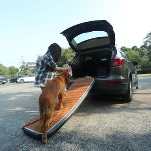 Rampe de <span class=keywords><strong>voiture</strong></span> pour chien gonflable portable DWF matériel extérieur fournitures pour animaux de compagnie facile à franchir pour voitures et SUV - Product Image 2