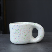 Tasse à lait de couleur pure avec poignée épaisse en céramique de style japonais moderne tasse à café créative pour boire au bureau conception simple