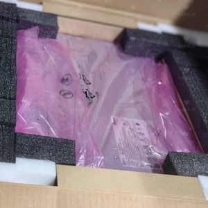 Paquete de Switch Aruba Networking CX 8100 Usado con 24x10G SFP+, 4x40/100G QSFP28, POE, Flujo de Aire FB, 3 Ventiladores y 2 AC PSU - Product Image 4