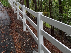 도매 6 피트 야외 흰색 PVC 비닐 플라스틱 <span class=keywords><strong>3</strong></span> 레일 말 목장 울타리 패널 포스트 게이트 및 액세서리 3D 모델링 포함 - Product Image 2