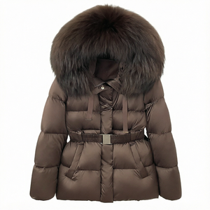 Abrigo de plumón de pato para mujer, de invierno, con cuello de piel de mapache auténtica, cintura ajustada y cremallera. - Product Image 1