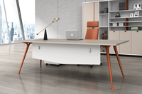 Table de bureau design européen moderne, structure en aluminium chromé, pieds évasés, durable, idéale pour les hôtels et la restauration.
