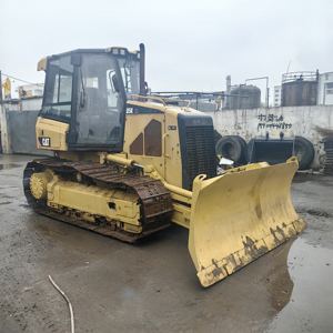 CAT D5K buldoser bekas-beratnya adalah 9408 kg dan konstruksi kecil dan berasal dari Jepang - Product Image 2