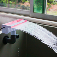 Cascade d'eau en acrylique avec éclairage LED pour piscine, fontaine cascade, structure en acier inoxydable, OEM