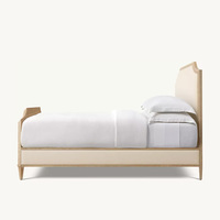 Lit élégant traditionnel en bois foncé avec panneaux capitonnés crème et pieds taillés en diamant pour chambre à coucher, personnalisable OEM