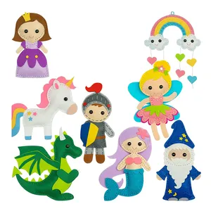 1814 Atacado Kids Kit De Costura Diversão Educacional Fairytale Craft Menino Meninas DIY Costurar Seu Próprio Feltro Animais Pequena Artesanato Boneca