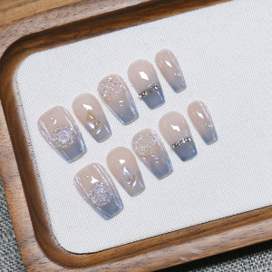 <span class=keywords><strong>Uñas</strong></span> postizas artesanales de ataúd medio, <span class=keywords><strong>azul</strong></span> hielo ombré, arte 3D translúcido de rosa y brillo aurora, <span class=keywords><strong>uñas</strong></span> elegantes para novias al por mayor - Product Image 4