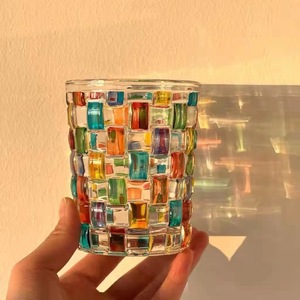 Verre à vin en cristal, cadeau de retraite, design mignon, tasse avec tissage de lignes peintes à la main - Product Image 1