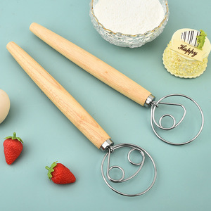 Batidor de masa profesional Baker con mango de madera, doble batidor <span class=keywords><strong>para</strong></span> amasar y <span class=keywords><strong>batir</strong></span> <span class=keywords><strong>huevos</strong></span>, ideal <span class=keywords><strong>para</strong></span> panadería y repostería. - Product Image 3