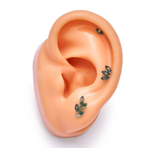 Boucles d'oreilles unisexe Gaby en titane ASTM-F136 à filetage interne avec pierre d'agate, vente en gros directe usine - Product Image 2