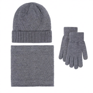 Ensemble trois pièces pour <span class=keywords><strong>femme</strong></span> : <span class=keywords><strong>bonnet</strong></span> d'hiver épais à <span class=keywords><strong>pompon</strong></span>, écharpe et gants tricotés chauds - Product Image 4