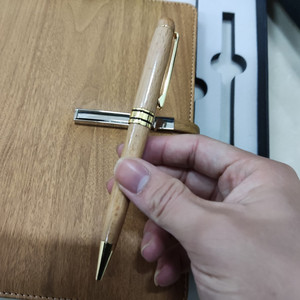 Nhà Sản Xuất Bán Sỉ Hộp Quà Tặng Vân Gỗ Sổ Tay + Bút Bộ 2 Trong 1 LOGO Tùy Chỉnh - Product Image 6