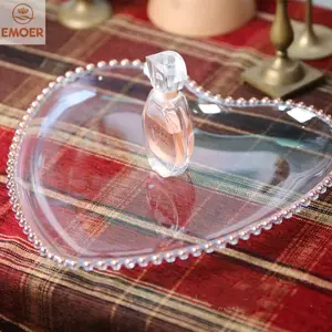 Atacado de plástico transparente coração forma placas decorativas para festas de casamento PS carregador placas