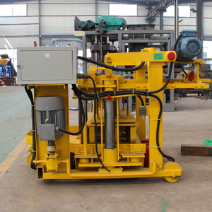 Machine à fabriquer des blocs de béton QT40-3A à vibration 25kN, type pondeuse, directement de l'usine - Product Image 3
