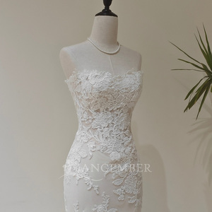 LY132 Robe de mariée sirène moderne et classique avec corset, dos lacé, appliques florales en cristal et décolleté cœur - Product Image 5