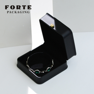 2024 New Style Black <b>White</b> Necklace Jewelry <b>Gift</b> <b>Box</b> Black Ring Leather Jewelry Packaging with Crown - Product Image 6