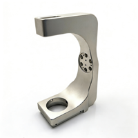 Support en C usiné sur mesure par CNC, bras cantilever, pièces métalliques usinées avec précision, trous fraisé pour équipement d'automatisation