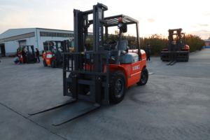 कारखाने की प्रत्यक्ष बिक्री 3 3.5 4 5 टन डीजल फोकलिफ्ट उच्च गुणवत्ता वाले टेलीस्कोपिक डीजल ऊबड़-खाबड़ इलाकों - Product Image 6