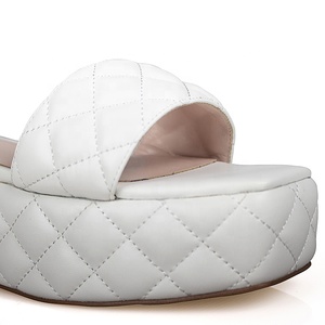 Scarpe bianche classiche con tacco alto a punta aperta leggere con plateau superiore da 5cm sandali con chiusura Slip-On tacco spesso scatolato per la stagione estiva - Product Image 6