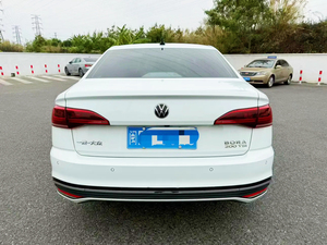 Volkswagen <span class=keywords><strong>Bora</strong></span> 200TSI DSG Yuexing PRO 1.2T essence, berline 4 portes 5 places, modèle 2023, véhicule d'occasion, <span class=keywords><strong>prix</strong></span> bas pour l'exportation depuis la Chine - Product Image 5