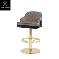 Tabouret de bar de luxe en velours capitonné avec base en piédestal noir et or, élégante chaise de comptoir capitonnée pour villa, club, hôtel 5 étoiles