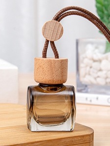 Diffuseur <span class=keywords><strong>d</strong></span>'huiles essentielles pour voiture en verre de 8 ml, à suspendre, avec bouchons ronds estampés à chaud et diffuseur à bâtonnets - Product Image 4