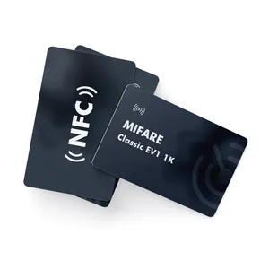 Yüksek verimli hızlı okuma 13.56Mhz çip temassız akıllı özel Metal mat siyah iş otel VIP NFC kart
