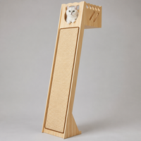 Arbre à chat mural série K avec découpe tête de chat, poteau à gratter en sisal remplaçable et bois naturel 155 cm