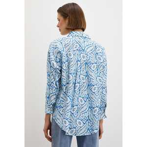 เสื้อเชิ้ตผ้าโมดอลพิมพ์ลายดอกไม้สีฟ้าสำหรับผู้หญิง สวมใส่สบายๆ ทุกวัน ติดกระดุม ผ้าป๊อปลิน - Product Image 1