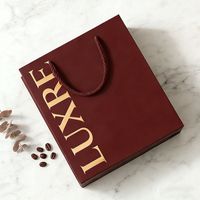 Sac en carton de luxe personnalisé, recyclable, laminé avec feuille d'or, ruban satiné, pour cadeaux, cosmétiques, bijoux, boutique