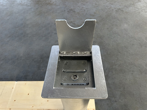 Poteau de sécurité télescopique en acier robuste à verrouillage automatique, galvanisé, pour protection de voie d'accès encastrée - Product Image 4