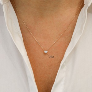 Collier cœur en or massif 18 carats avec diamant naturel : solitaire serti clos - Product Image 5