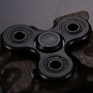 プレミアム販促玩具 三角形合金スピナー メタルハンドスピナーおもちゃ ベアリングフィジェットハンドスピナー - Product Image 6