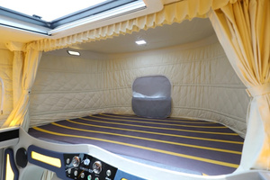 <span class=keywords><strong>Autocaravana</strong></span> Clase A Ford con Techo Elevable <span class=keywords><strong>de</strong></span> 2.3m <span class=keywords><strong>de</strong></span> Altura, Diseño para Campamentos al Aire Libre, Viajes Familiares, Cómoda, <span class=keywords><strong>de</strong></span> Baja Altura, Compatible con Otros Camiones - Product Image 4