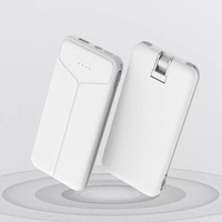 2025 Produits tendance Chargeur mobile le plus puissant 10000mAh avec plusieurs câbles pour l'extérieur
