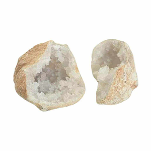 Paire de géodes en cristal blanc naturel, grappe de pierres brutes de forme irrégulière pour la décoration intérieure - Product Image 4