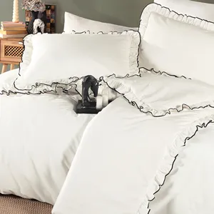 Juego de Ropa de Cama Doble Karden Flower, Blanco con Volantes, 100% Algodón - Product Image 1