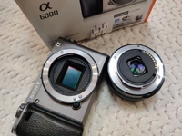 Kamera Mirrorless Bekas Murah Alpha A6000 Full HD CMOS 24.3 MP Kartu SD Layar 2"-3" Zoom Optik <2x Baterai Lithium