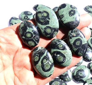 Jaspe Kambaba Natural al por Mayor, Cabujón de Corte Ovalado de 20-40mm, Mineral Verde para Joyería, Gemas para Artesanía, Piedra Suelta Hecha a Mano para Sanación - Product Image 1