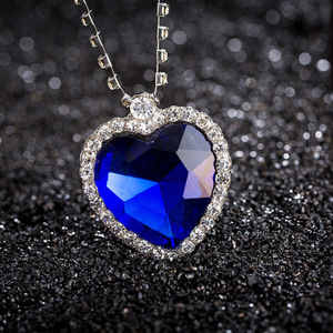 <span class=keywords><strong>Collana</strong></span> con Ciondolo <span class=keywords><strong>Cuore</strong></span> Blu '<span class=keywords><strong>Cuore</strong></span> <span class=keywords><strong>dell</strong></span>'<span class=keywords><strong>Oceano</strong></span>' Ispirata al Titanic, Simbolo di Amore Eterno - Product Image 3